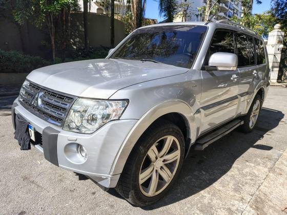 MITSUBISHI PAJERO FULL 3.2 HPE 4X4 16V TURBO INTERCOOLER DIESEL 4P AUTOMÁTICO MITSUBISHI PAJERO FULL 3.2 HPE 4X4 16V TURBO INTERCOOLER DIESEL 4P AUTOMÁTICO
